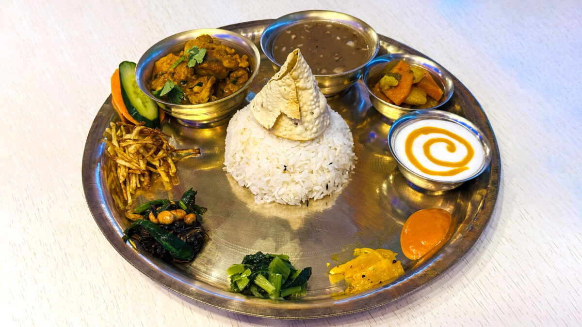 ネパール料理の定食セット